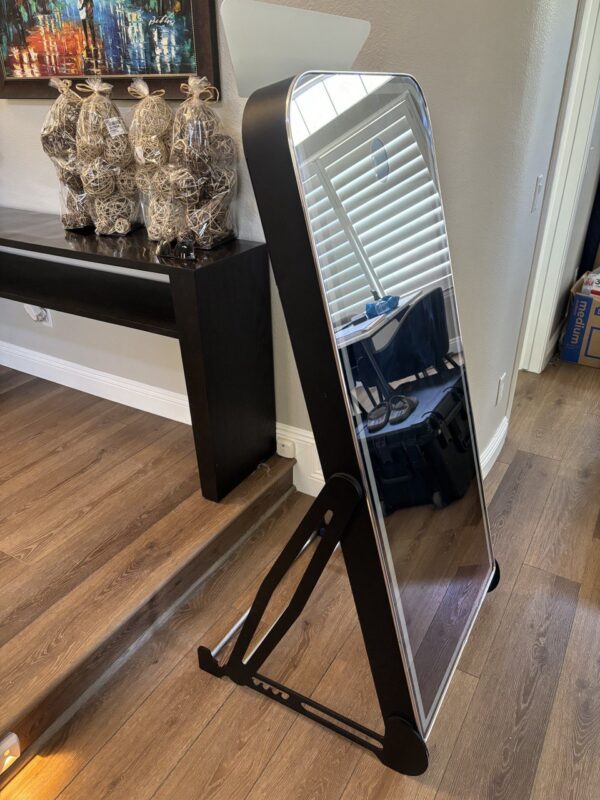 Pre-Owned Mior Black Mirror Booth -  Black (Trade-In Model) - Image 4